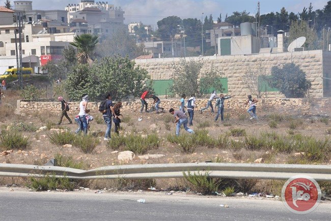 Les manifestants palestiniens pendant les affrontements