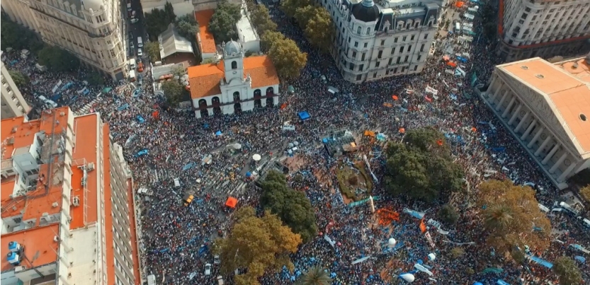 Le 22 mars derniers, les enseignants en grève envahissaient le centre de Buenos Aires