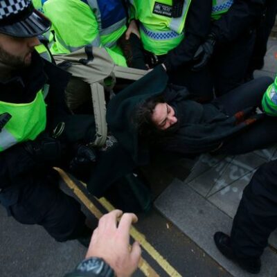Arrestation d'un antifa hier à Londres