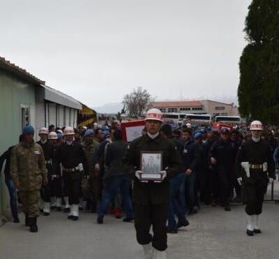 Cérémonie pour un des militaires tués dans le Bestler Dereler