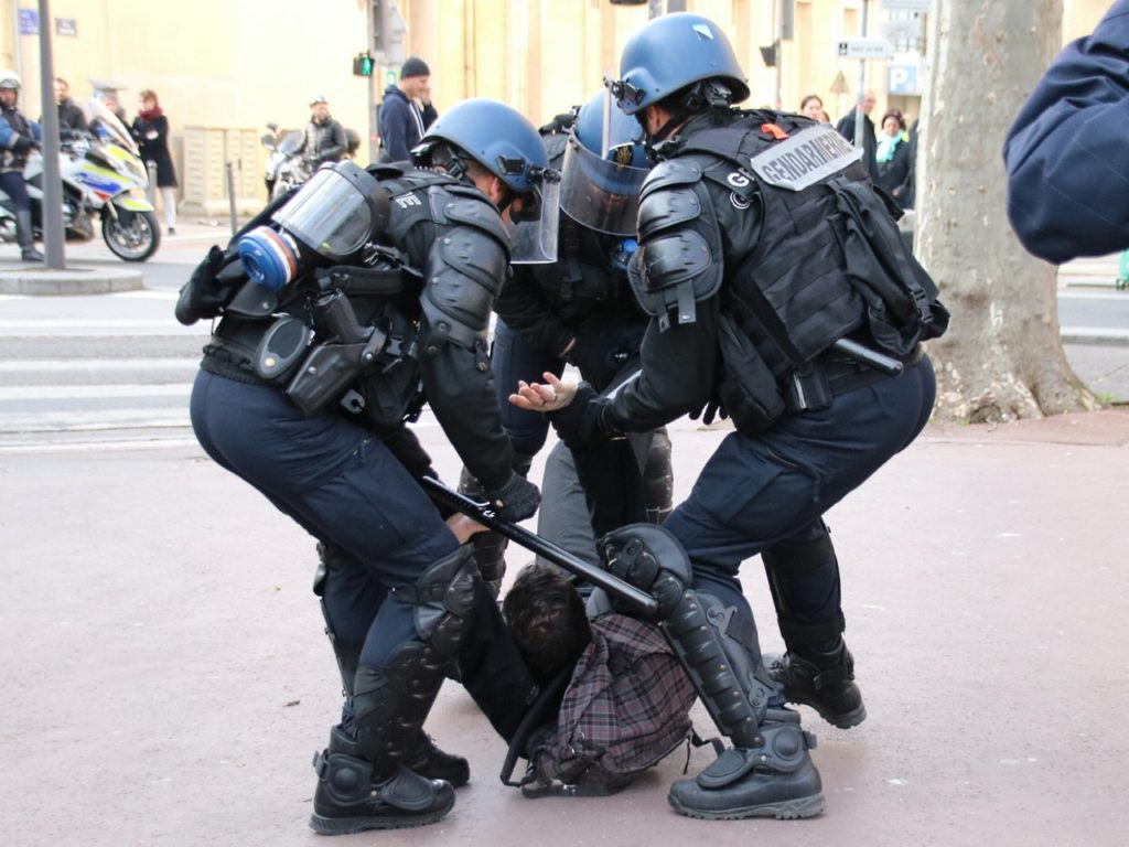 Arrestation lors d'une manifestation contre la loi Travail