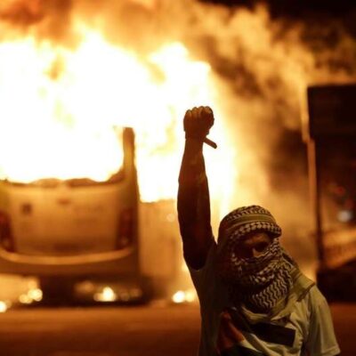 Bus incendié à Rio