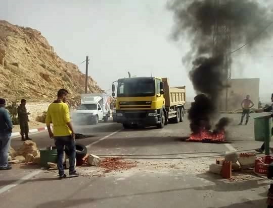 Barrage de protestataires aux environs de Tataouine