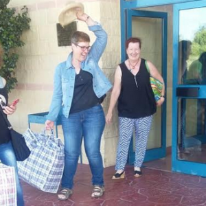 Carmina Cayetano Navarro à la sortie de la prison de Puerto III