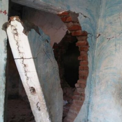 Bâtiment endommagé par la guérilla