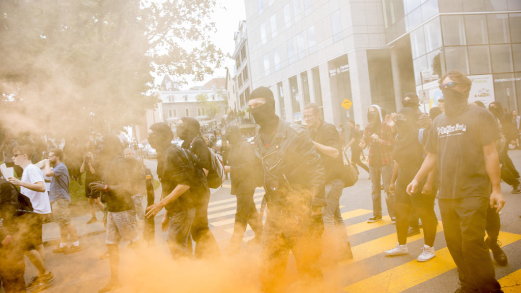 Les contre-manifestants antifas