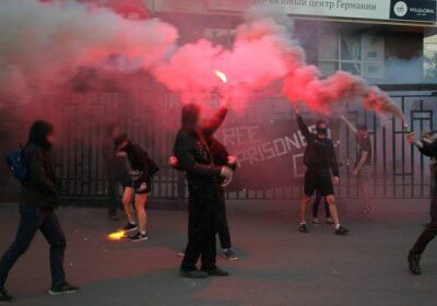 Devant le Centre allemand des visas à Moscou
