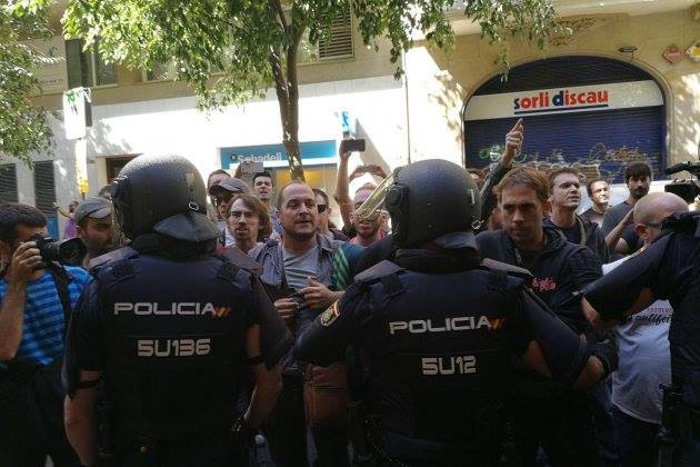 Le gouvernement espagnol multiplie pressions et répression contre le réferendum