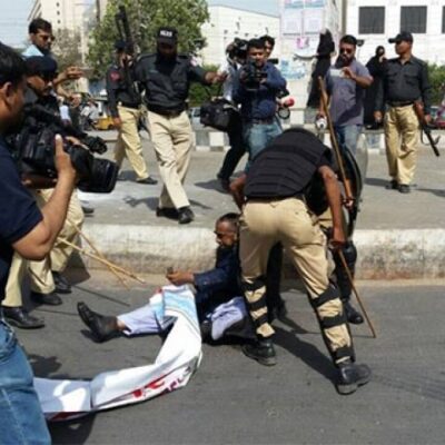 Enseignant arrêté lors de la manifestation à Karachi