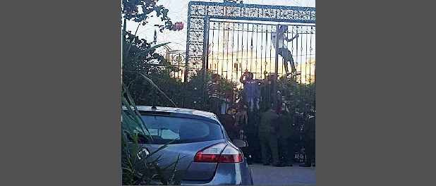 Devant le parlement mercredi