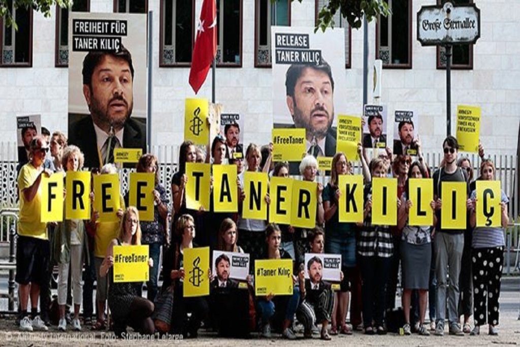 Rassemblement pour Taner Kiliç