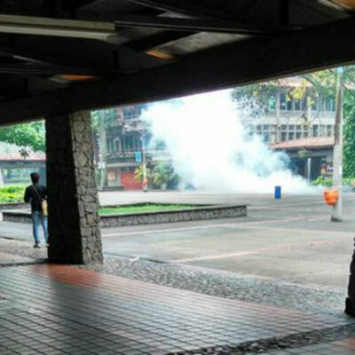 Lacrymogènes sur le campus d'Antioquia