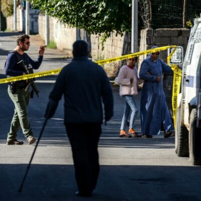 Périmètre de sécurité établi par la police après la fusillade de Diyarbakir