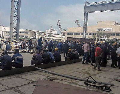 Mai 2016: Les grévistes du chantier d’assemblage des Gowind français à Alexandrie juste avant l’arrivée de l’armée