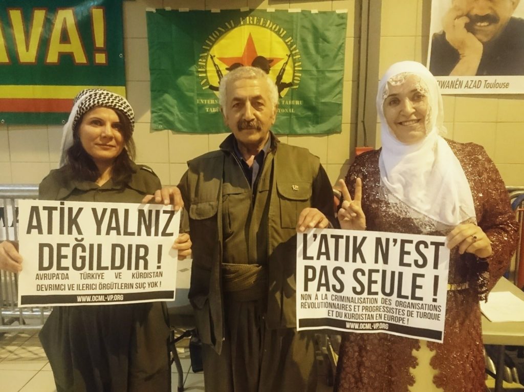 Représentants de la communauté kurde de Toulouse apportant leur soutien aux prisonniers de l'ATIK