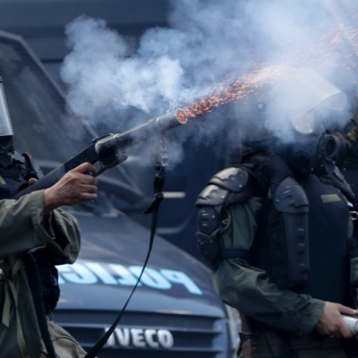 Affrontements devant le bâtiment du Congrès