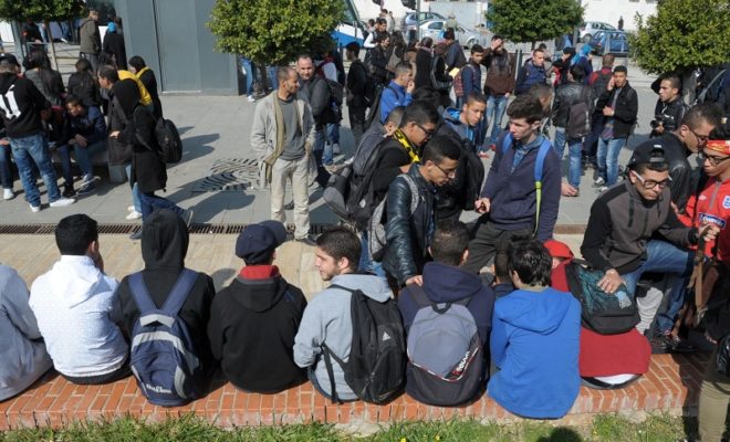 Sit-in devant le lycée de Meftah