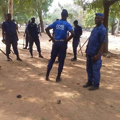 Policiers sur le campus de Lome