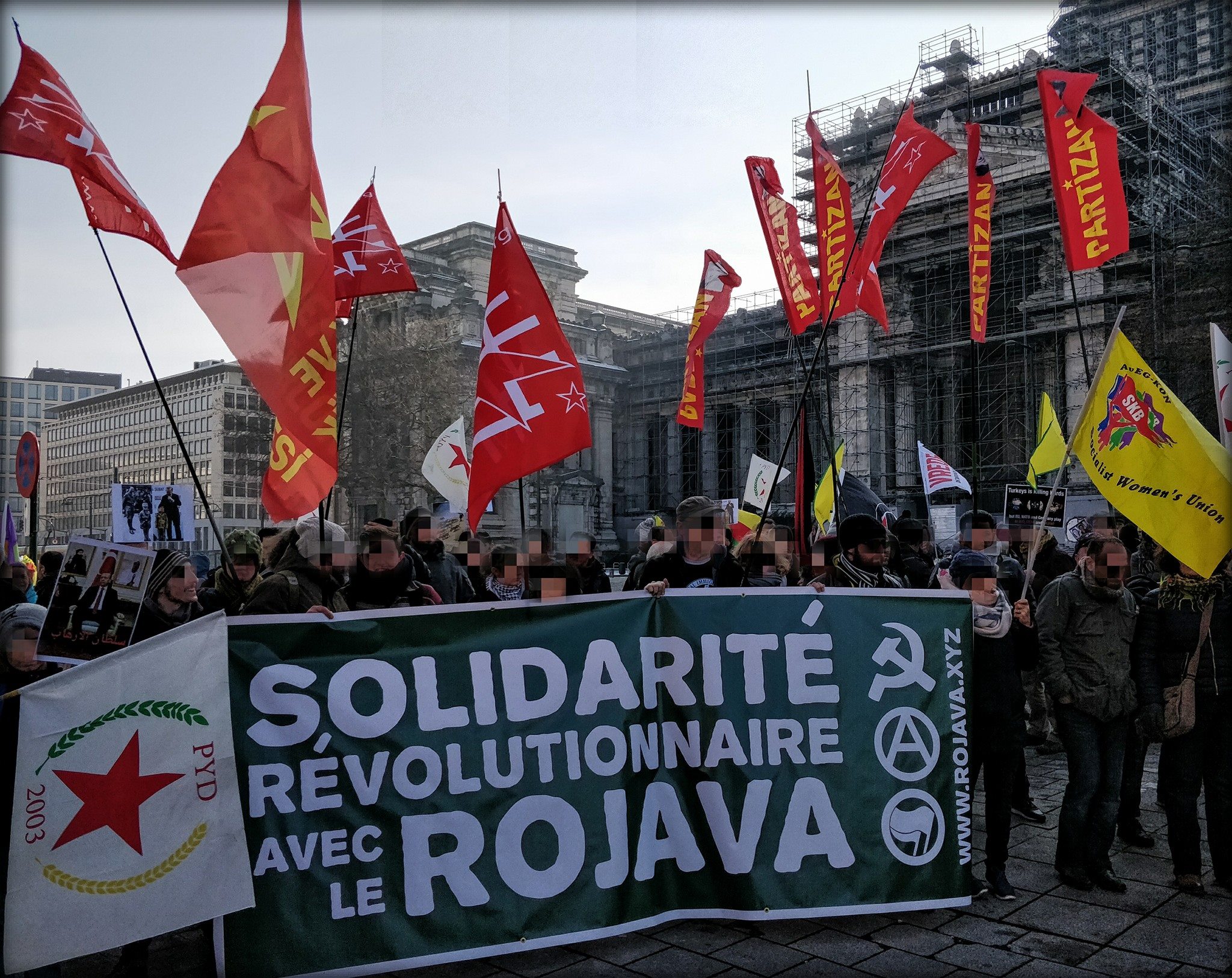 Bloc révolutionnaire dans la manif Afrin du 3 mars