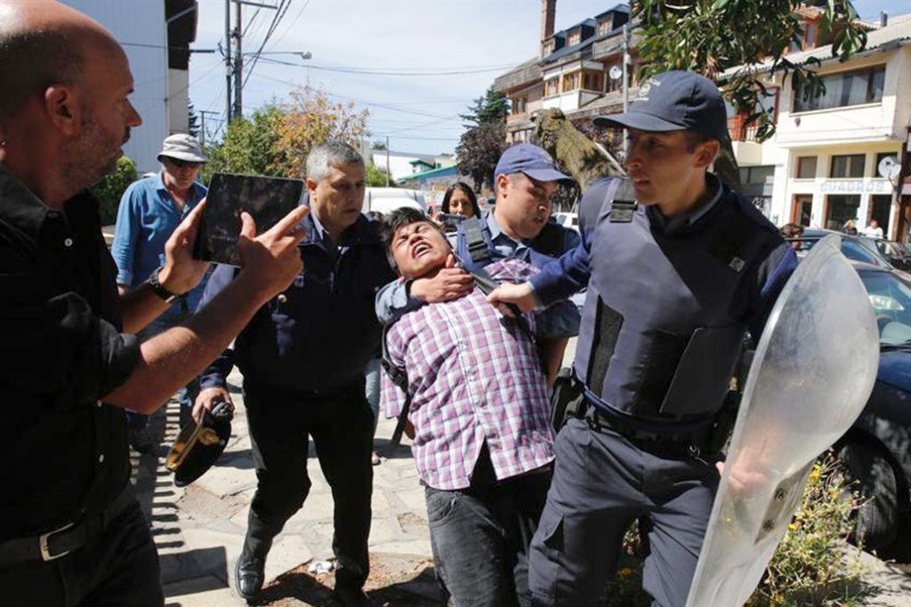 Un des 14 arrestations à Bariloche