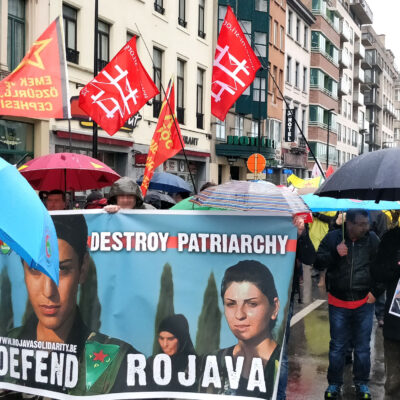 Des manifestants du Comité Rojava, du Secours Rouge et de l'EÖC