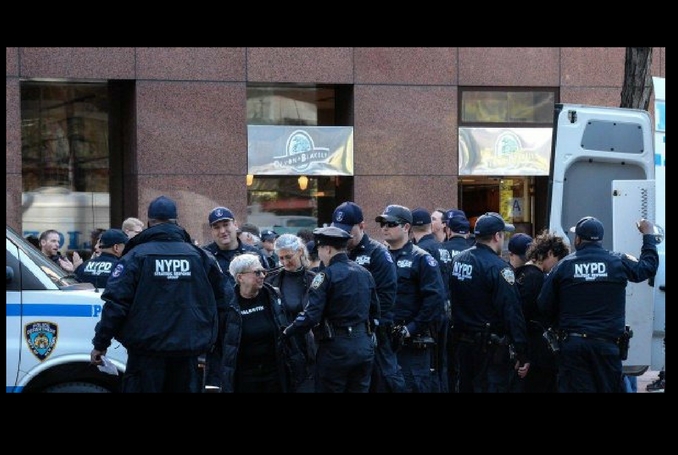 14 activistes pro-palestiniens de la Jewish Voice for Peace arrêté.es à New-York
