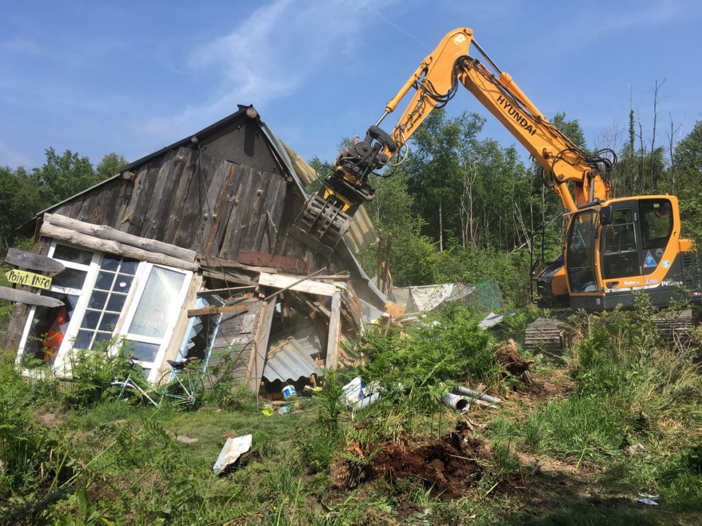 Destruction de la ChâTeigne dans l'après-midi
