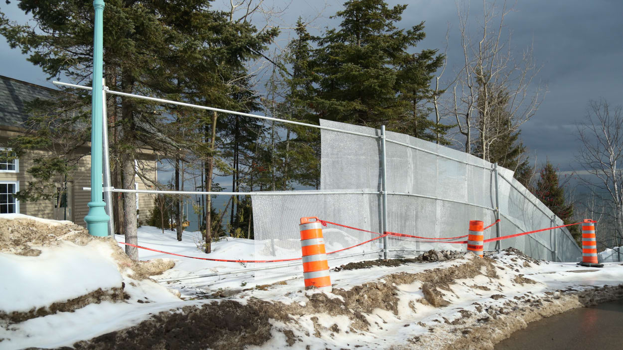 Construction d'une clôture à La Malbaie