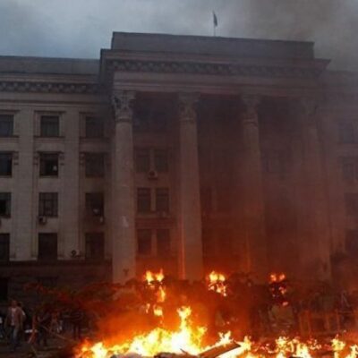 2 mai 2014: Les fascistes incendient la Maison des Syndicat à Odessa