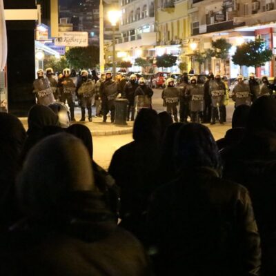 Police et fascistes attaquent un squat à Kavala