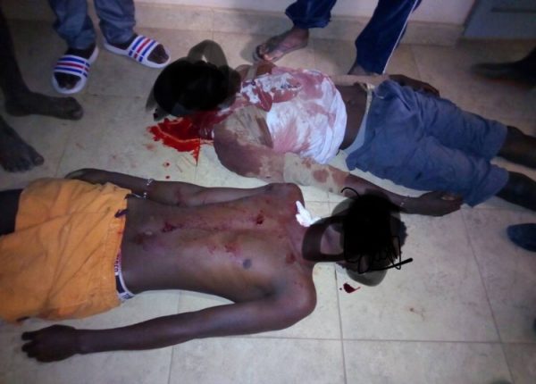 Les corps des victimes gisant à l'hôpital Edward Francis, à Banjul