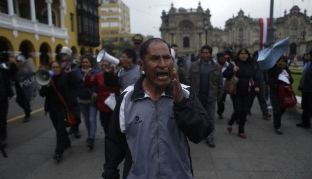 La manifestation des enseignants dans le centre de Lima