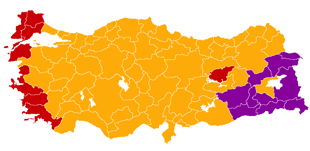 En rouge, l'opposition kemaliste, en orange l'AKP et ses alliés, en violet, l'HKP
