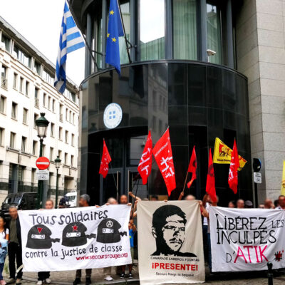 Manifestation devant l'ambassade de Grèce