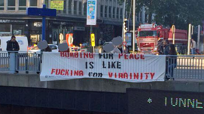 La banderole Anti-OTAN