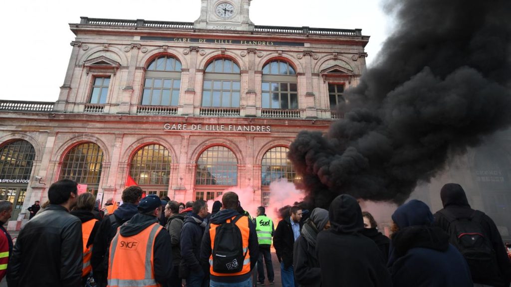 La grève à la gare de Lille-Flandres
