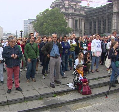 Rassemblement solidaire devant le palais de justice