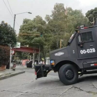 Affrontements entre étudiants et ESMAD à Bogota