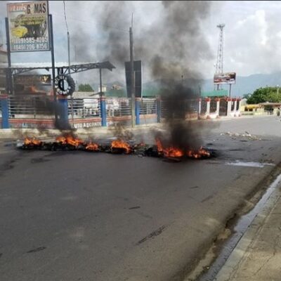 Protestations à Esperanza