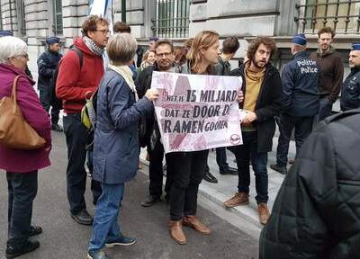 Les manifestants rue de la loi