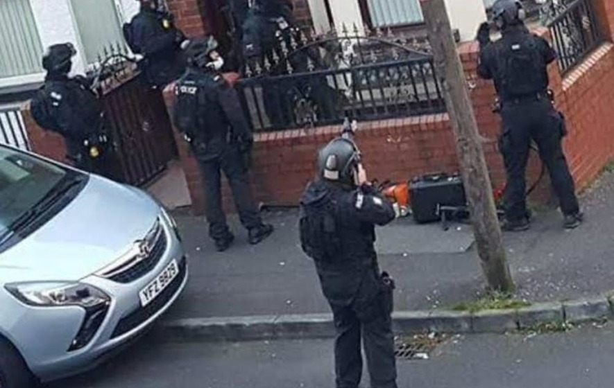 L'opération policière pour arrêter Sean Carlin, à Belfast, le 2 novembre