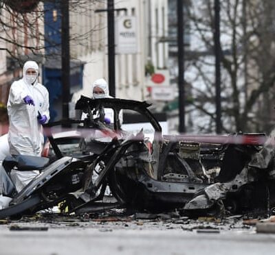 Explosion d'une voiture piégée à Derry