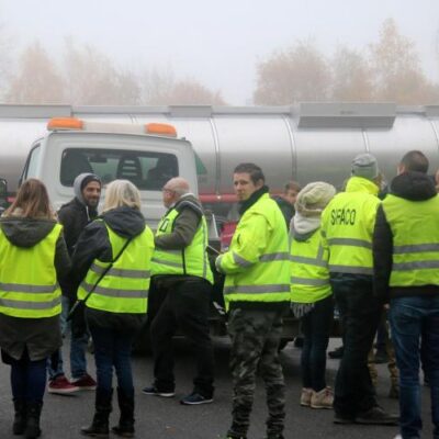 Gilets jaunes à Feluy