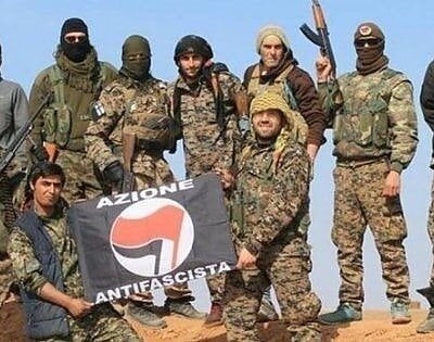 Internationalistes au Rojava, Paolo est au centre