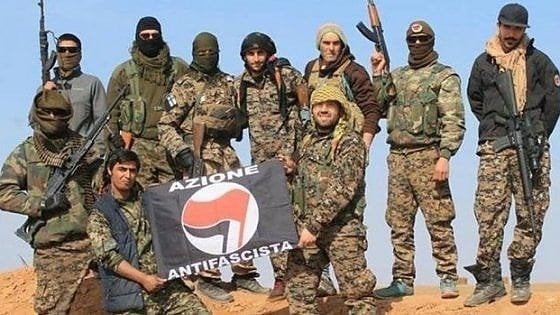 Internationalistes au Rojava, Paolo est au centre