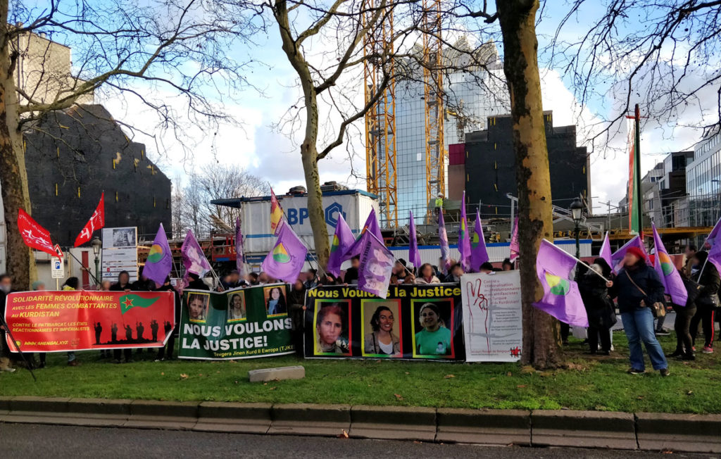 60 manifestants pour Sakine, Rojbin et Leyla 