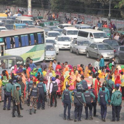 Blocage d'une route avant-hier samedi par les travailleurs de la confection
