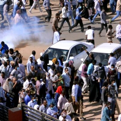 Gaz lacrymogènes dans le centre de Karthoum