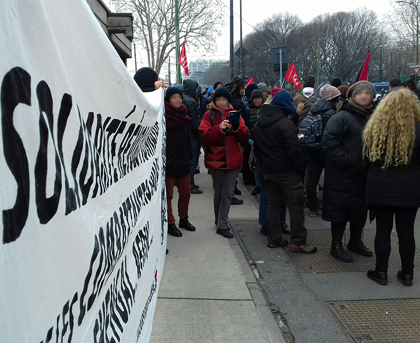 Rassemblement solidaire devant le palais de justice à Turin (Archive)