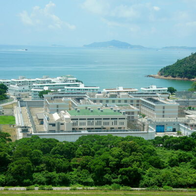 La prison Shek Pik, à Hong Kong